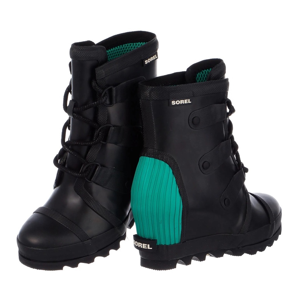 ISO Sorel Joan Rain Wedge Bootie in Emerald (size 8)